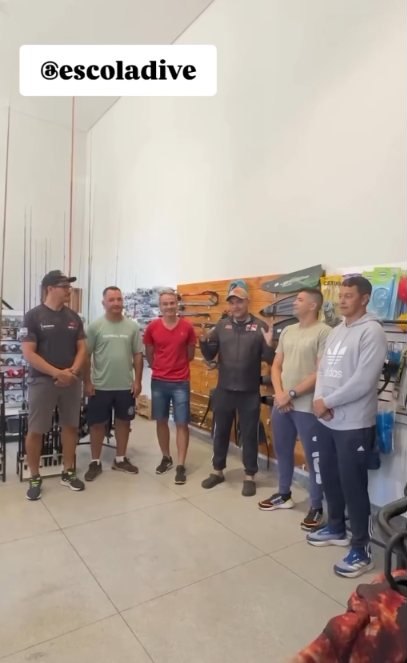Briefing na escola antes de entrar na água